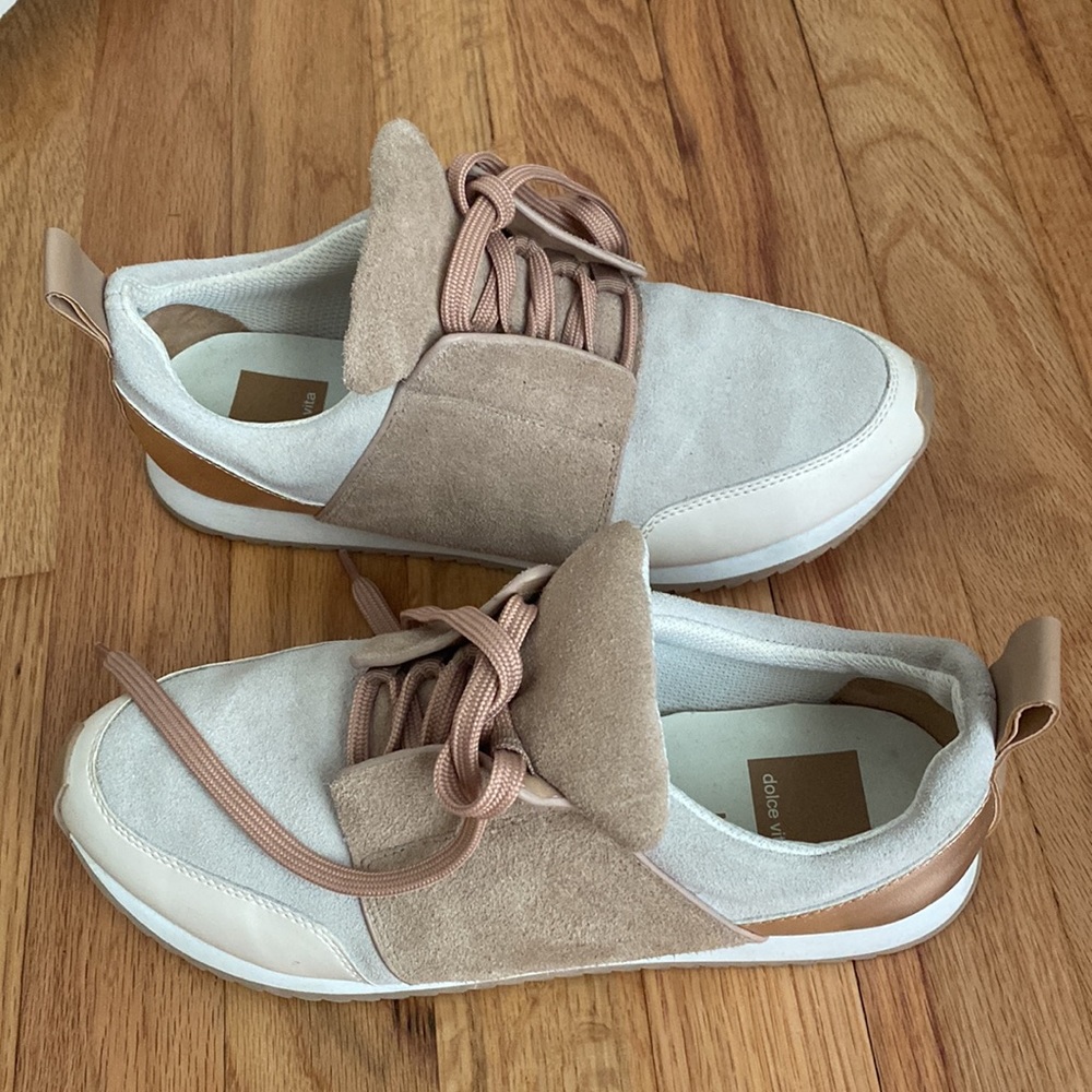 Dolce Vita mauve and rose gold sneakers, size 7